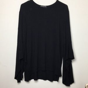 ✨Bell Sleeve Black Blouse✨